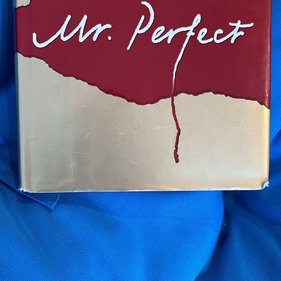 Mr. Perfect By Linda Howard HardCover NWOTS NewYorkTimesBestseller WearTearStain - Picture 9 of 11